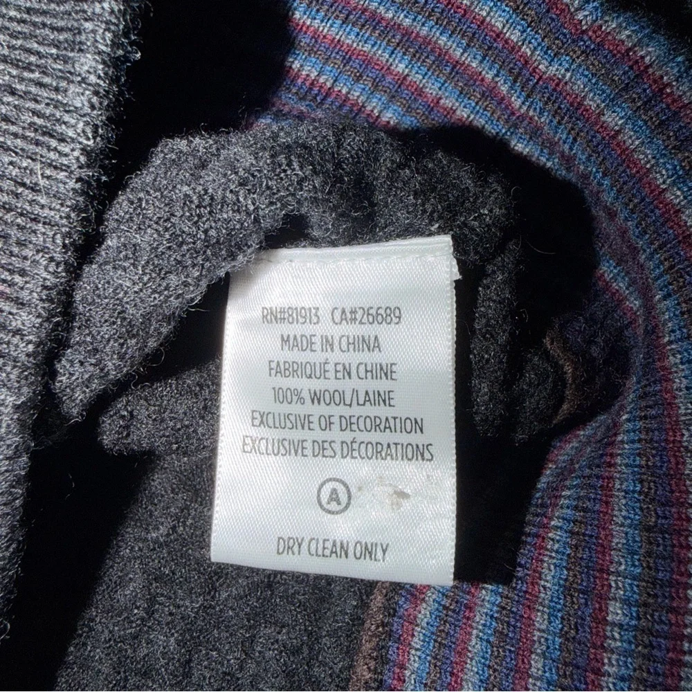 Robert Graham sweater pullover versatile